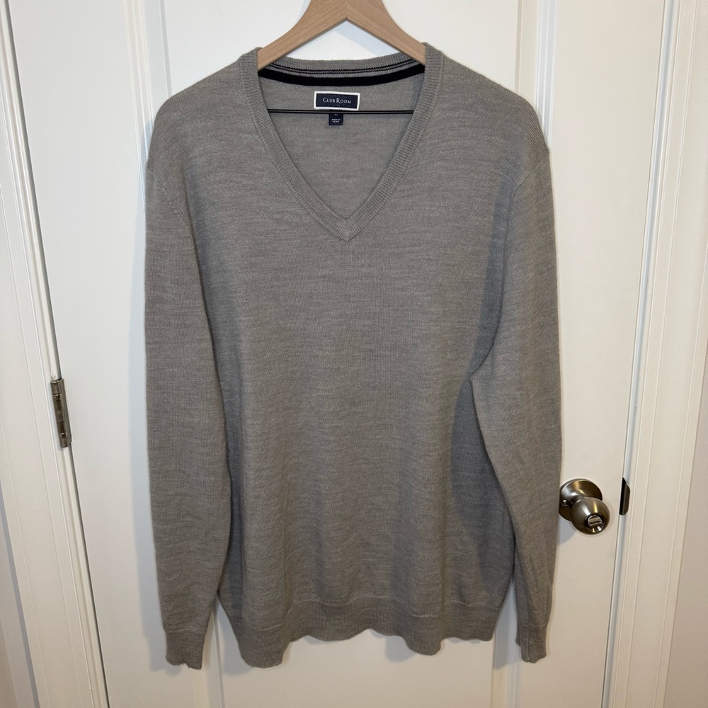 Club Room Estate Merino Wool Blend Gray Sweater Mens XL V-neck Long Sleeve